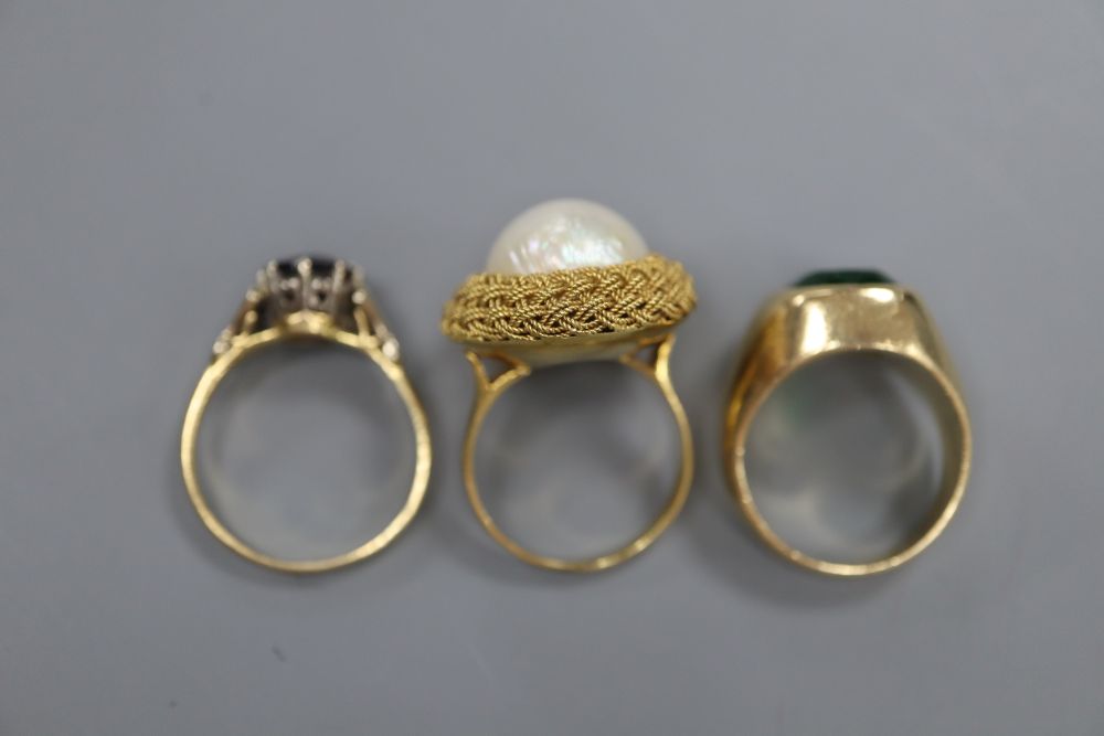 A 750 and mabe pearl set dress ring, size O, gross 8.5 grams & 2 other rings.